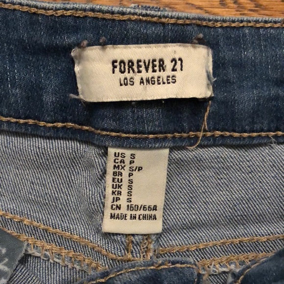 Shorts - Picture 3 of 3